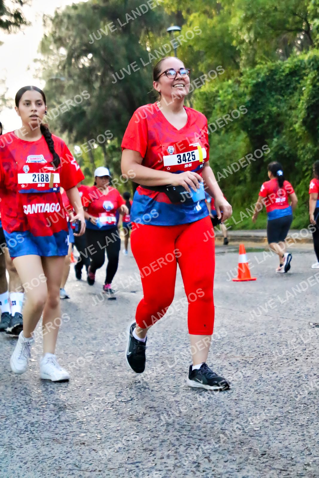 Foto de la CARRERA BIMBO GLOBAL RACE GUADALAJARA en Centro Comercial Andares, Blvd. Puerta de Hierro 4965, Zapopan a las 07:04 · dorsal 2188, 3425