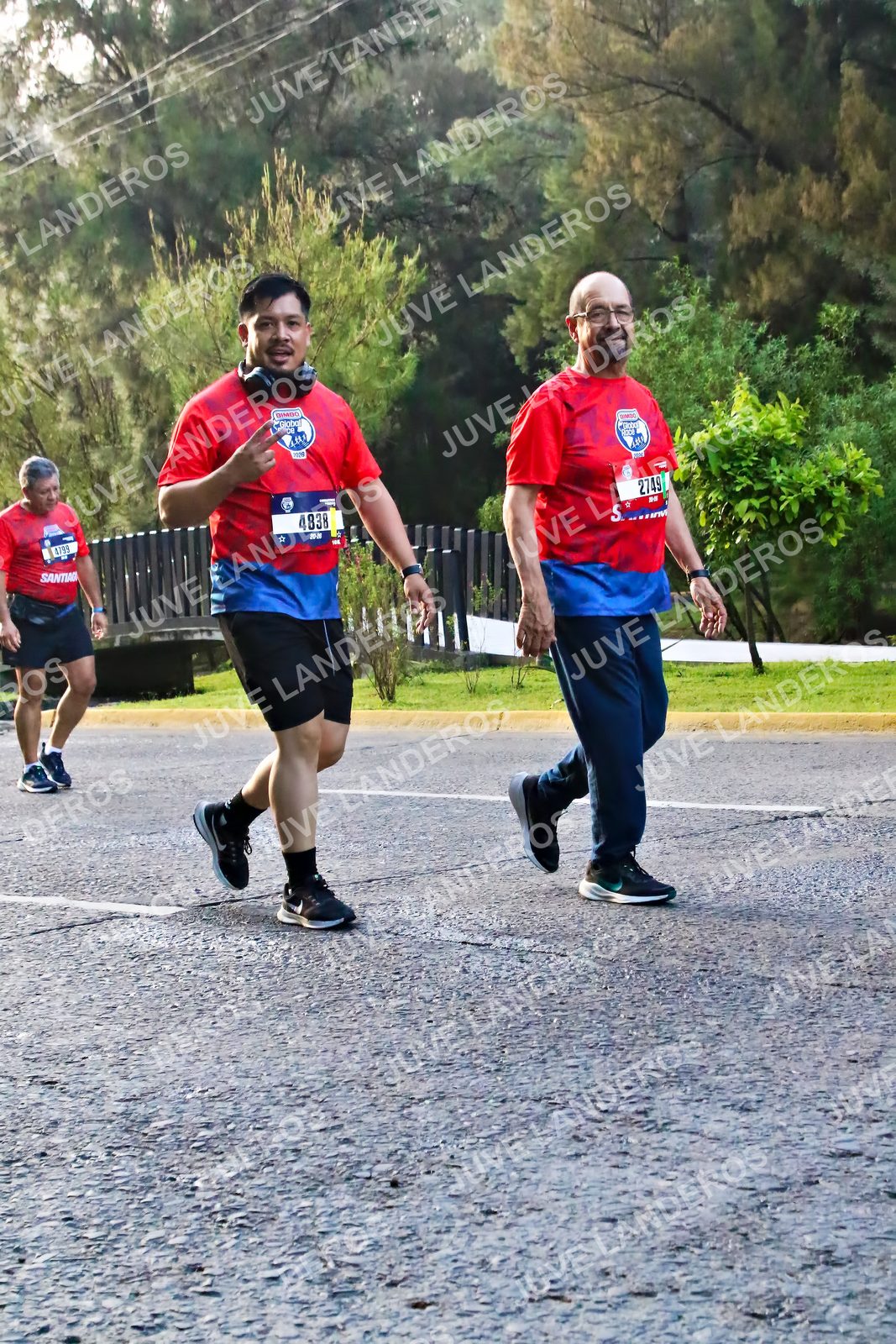 Foto de la CARRERA BIMBO GLOBAL RACE GUADALAJARA en Centro Comercial Andares, Blvd. Puerta de Hierro 4965, Zapopan a las 07:36 · dorsal 4838, 2749