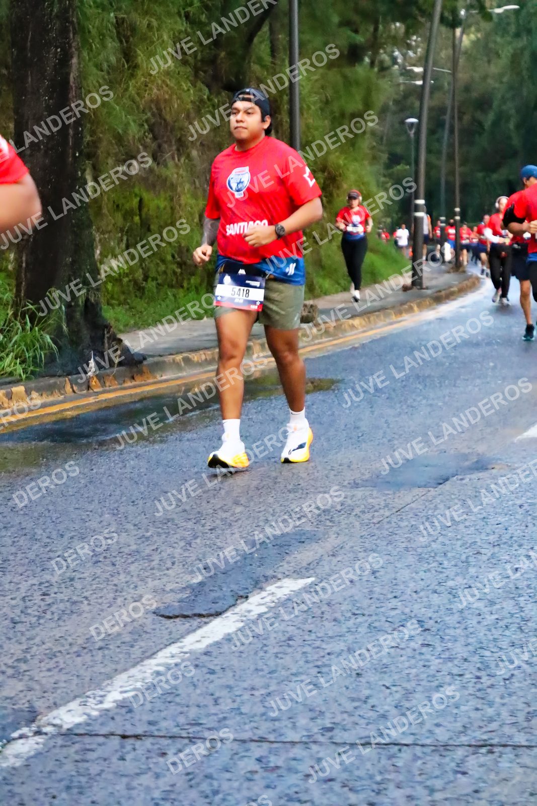 Foto de la CARRERA BIMBO GLOBAL RACE GUADALAJARA en Centro Comercial Andares, Blvd. Puerta de Hierro 4965, Zapopan a las 04:51 · dorsal 5418