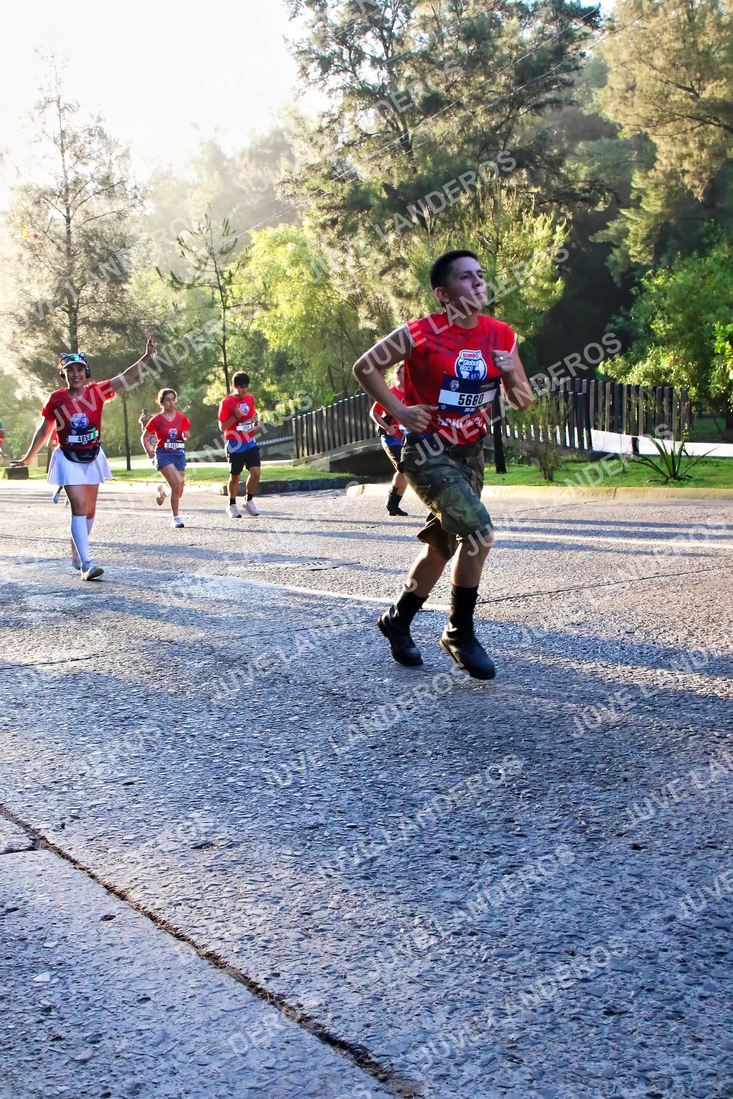 Foto de la CARRERA BIMBO GLOBAL RACE GUADALAJARA en Centro Comercial Andares, Blvd. Puerta de Hierro 4965, Zapopan a las 07:27 · dorsal 5680
