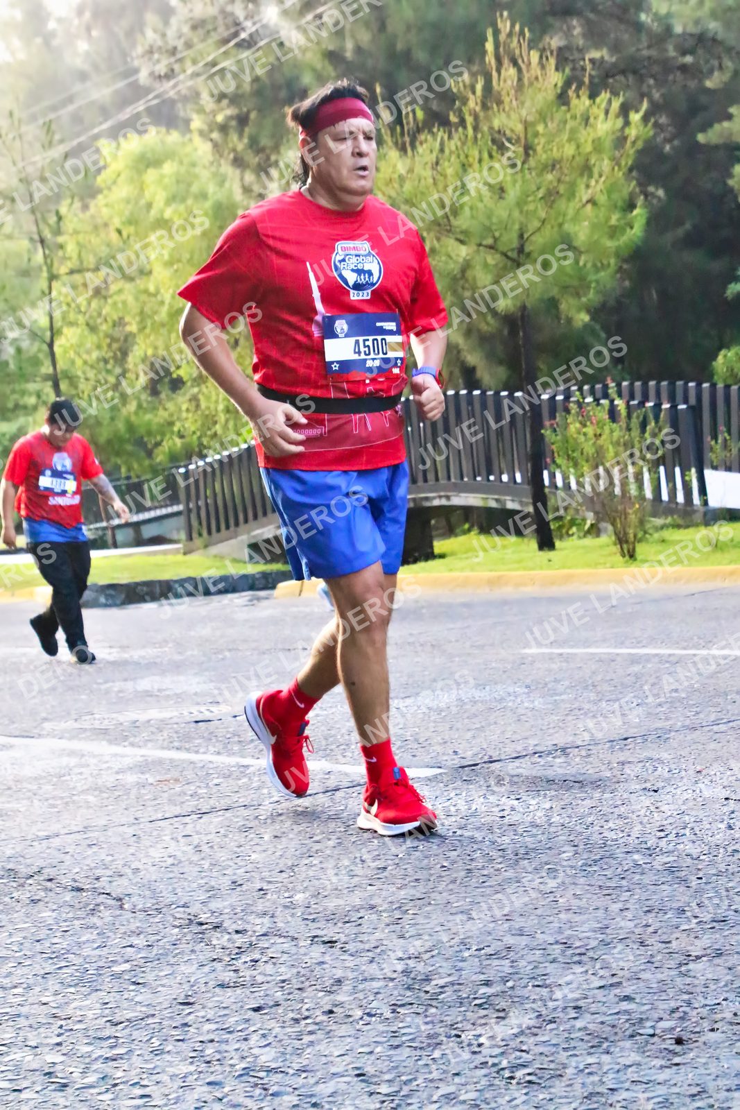 Foto de la CARRERA BIMBO GLOBAL RACE GUADALAJARA en Centro Comercial Andares, Blvd. Puerta de Hierro 4965, Zapopan a las 07:36 · dorsal 4500, 2023