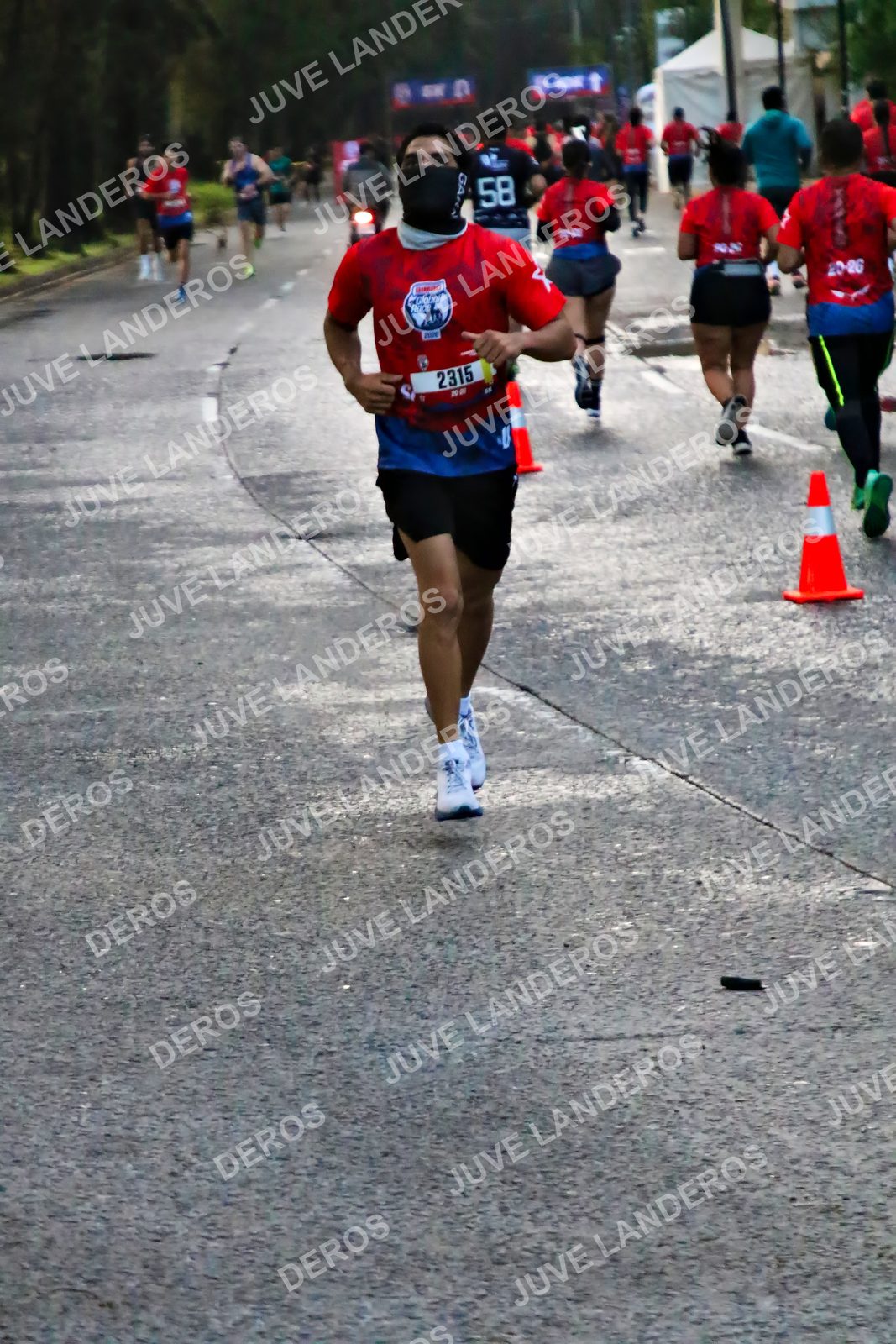 Foto de la CARRERA BIMBO GLOBAL RACE GUADALAJARA en Centro Comercial Andares, Blvd. Puerta de Hierro 4965, Zapopan a las 04:54 · dorsal 58, 2315