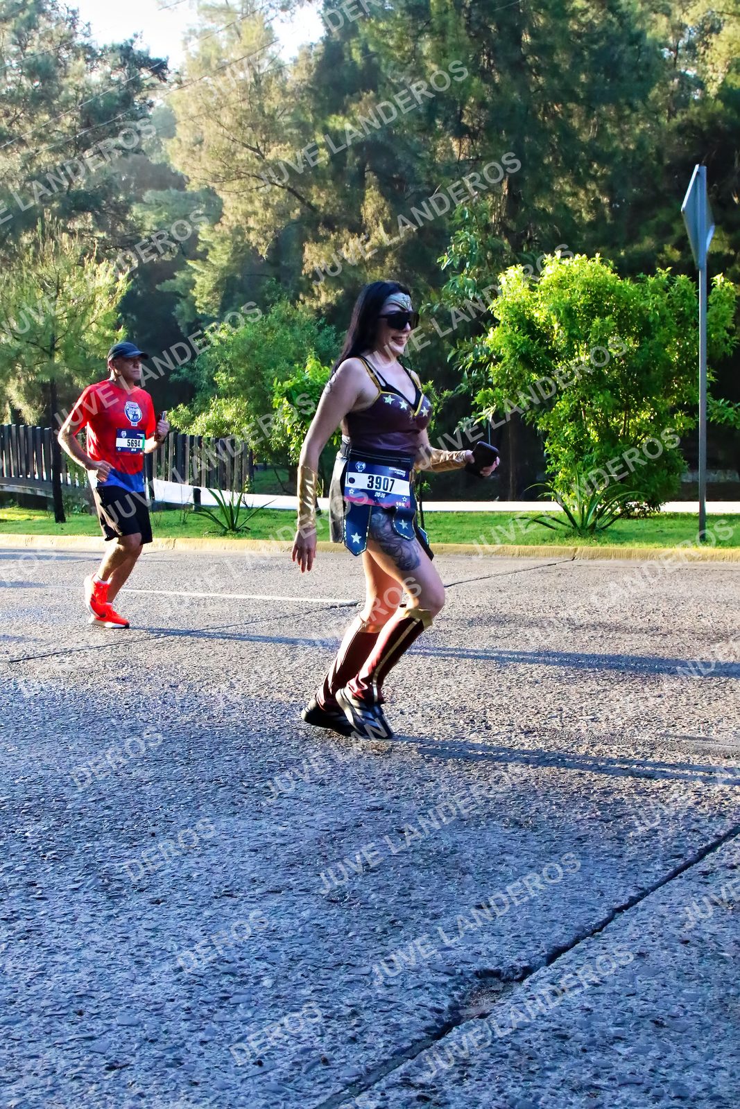 Foto de la CARRERA BIMBO GLOBAL RACE GUADALAJARA en Centro Comercial Andares, Blvd. Puerta de Hierro 4965, Zapopan a las 07:24 · dorsal 3907, 5694