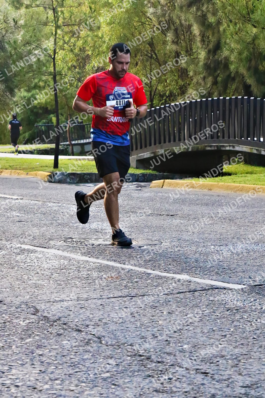 Foto de la CARRERA BIMBO GLOBAL RACE GUADALAJARA en Centro Comercial Andares, Blvd. Puerta de Hierro 4965, Zapopan a las 07:38 · dorsal 4011