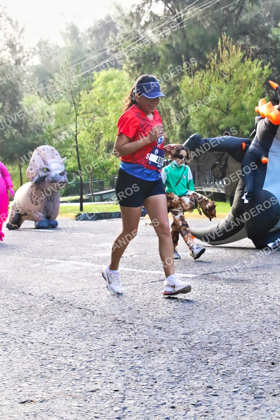 Foto de la CARRERA BIMBO GLOBAL RACE GUADALAJARA en Centro Comercial Andares, Blvd. Puerta de Hierro 4965, Zapopan a las 07:44 · dorsal 496