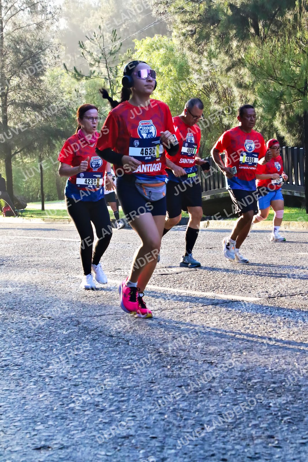 Foto de la CARRERA BIMBO GLOBAL RACE GUADALAJARA en Centro Comercial Andares, Blvd. Puerta de Hierro 4965, Zapopan a las 07:31 · dorsal 4638, 4230, 4859, 4860