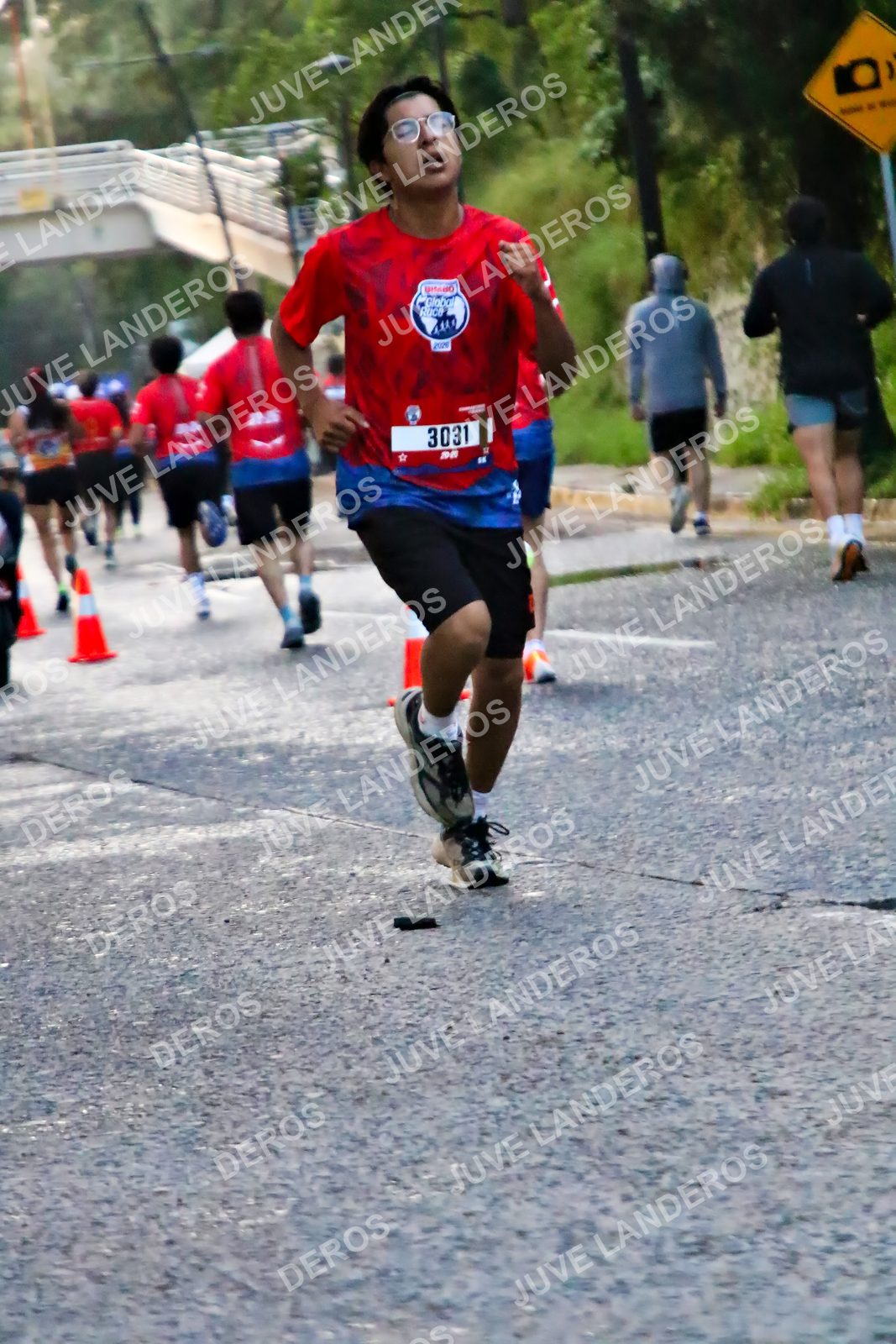 Foto de la CARRERA BIMBO GLOBAL RACE GUADALAJARA en Centro Comercial Andares, Blvd. Puerta de Hierro 4965, Zapopan a las 04:55 · dorsal 3031