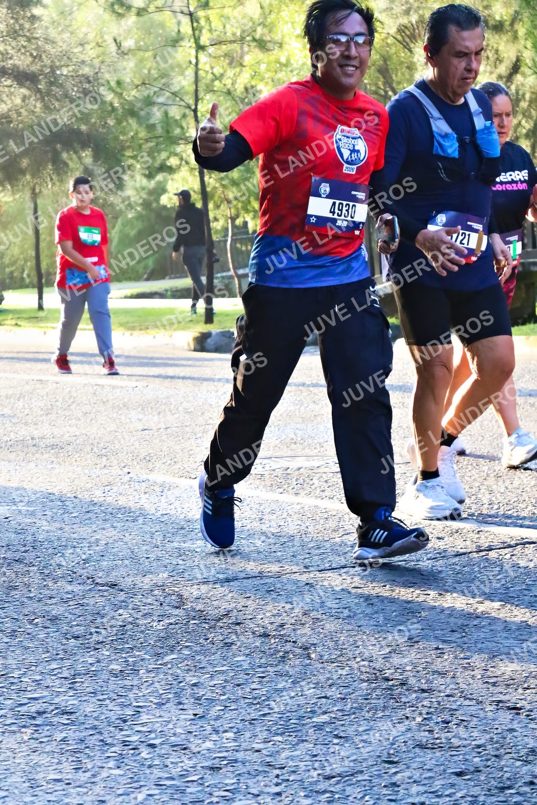Foto de la CARRERA BIMBO GLOBAL RACE GUADALAJARA en Centro Comercial Andares, Blvd. Puerta de Hierro 4965, Zapopan a las 07:32 · dorsal 4930, 21