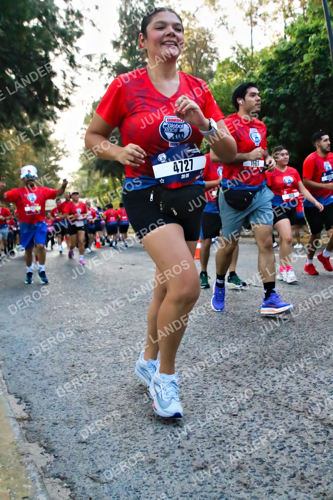 Foto de la CARRERA BIMBO GLOBAL RACE GUADALAJARA en Centro Comercial Andares, Blvd. Puerta de Hierro 4965, Zapopan a las 06:58 · dorsal 4727, 1568, 1515, 4600