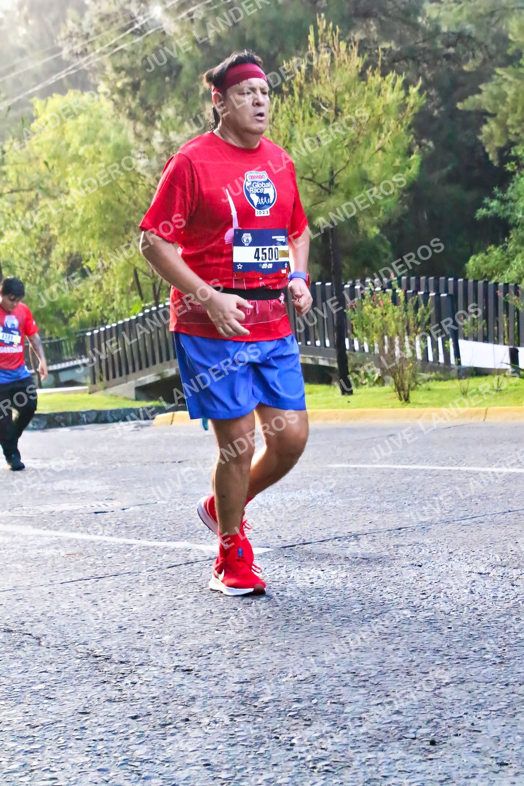 Foto de la CARRERA BIMBO GLOBAL RACE GUADALAJARA en Centro Comercial Andares, Blvd. Puerta de Hierro 4965, Zapopan a las 07:36 · dorsal 4500