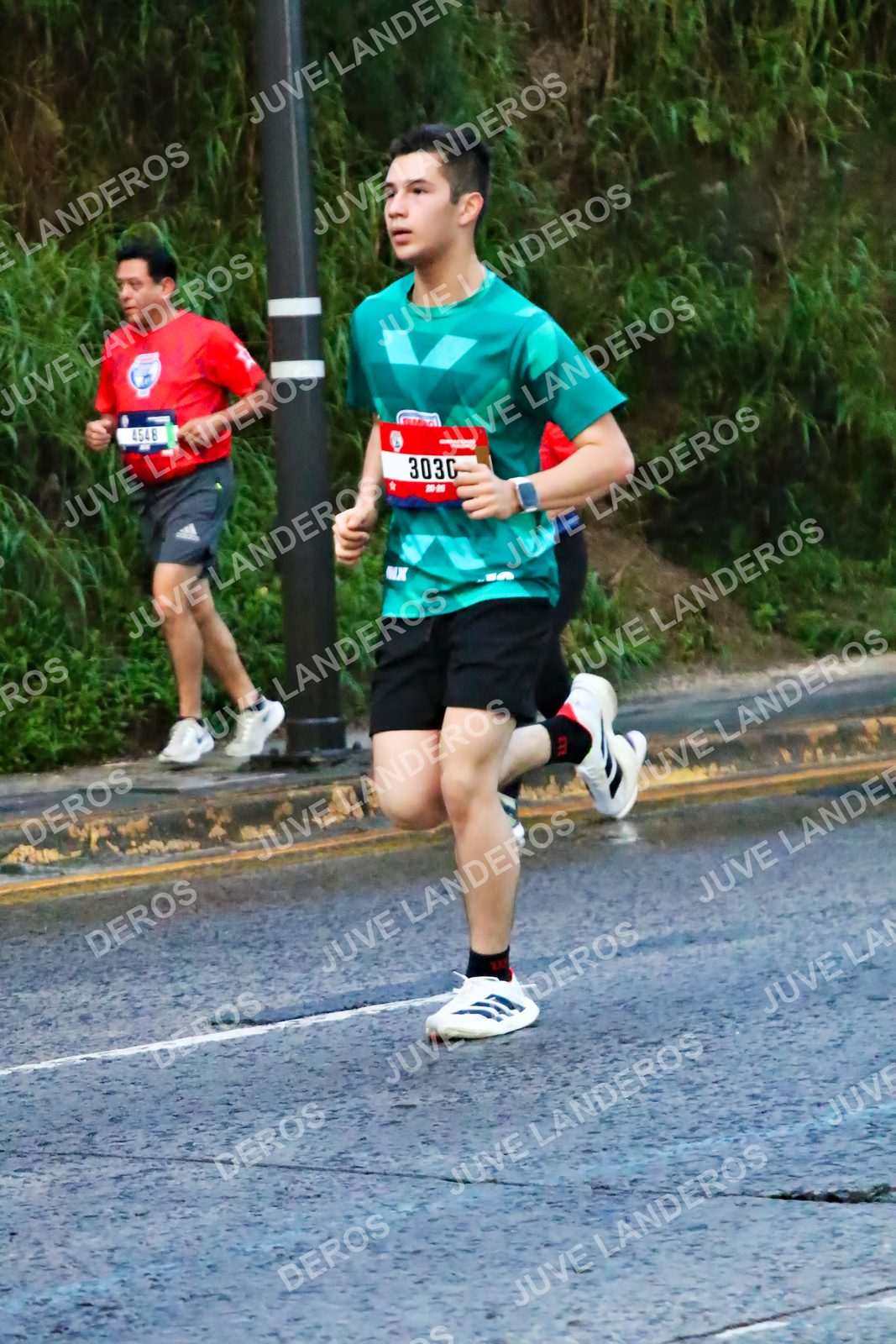 Foto de la CARRERA BIMBO GLOBAL RACE GUADALAJARA en Centro Comercial Andares, Blvd. Puerta de Hierro 4965, Zapopan a las 04:54