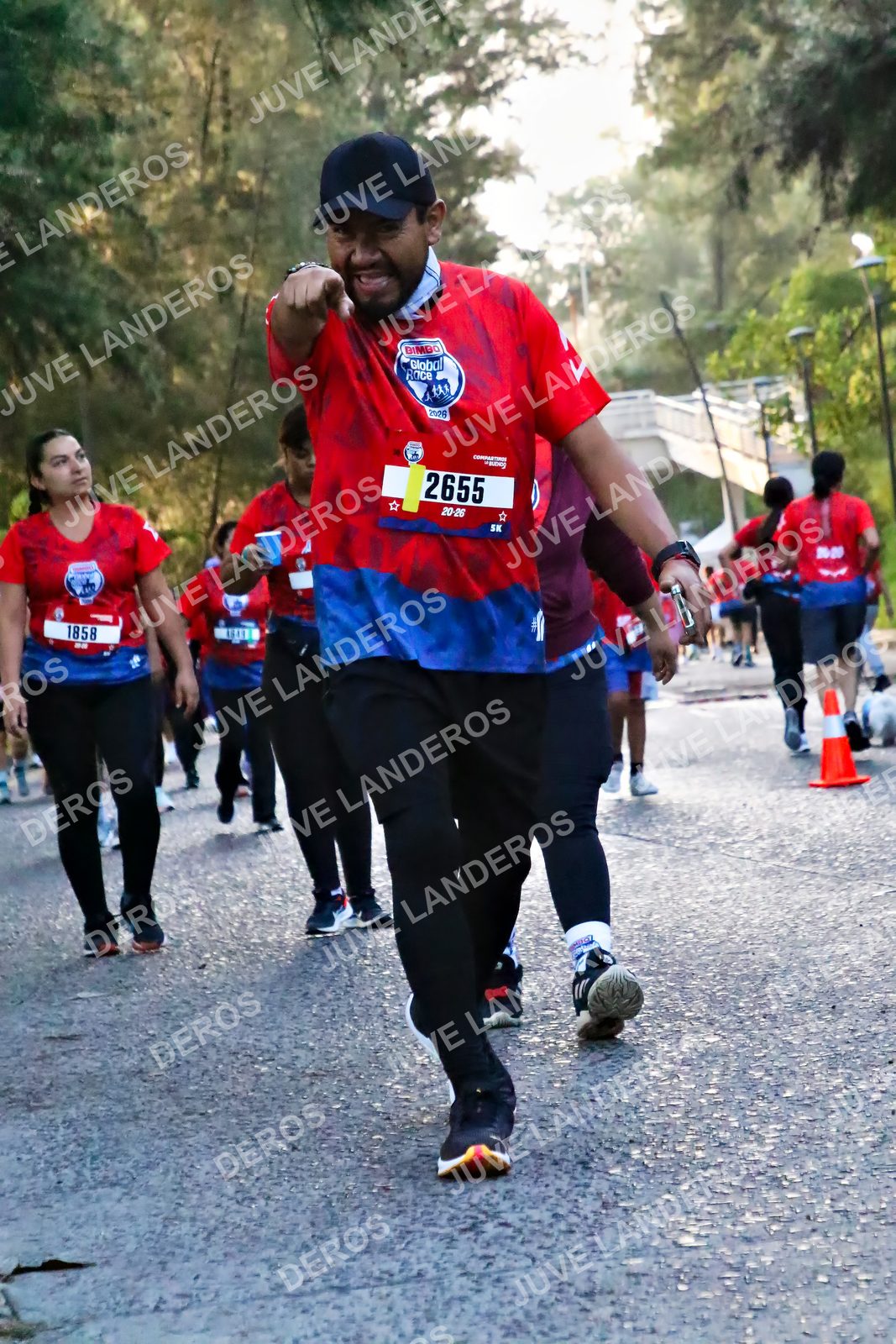Foto de la CARRERA BIMBO GLOBAL RACE GUADALAJARA en Centro Comercial Andares, Blvd. Puerta de Hierro 4965, Zapopan a las 07:08 · dorsal 2655