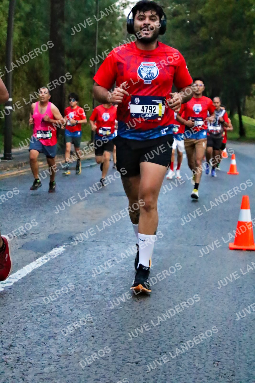 Foto de la CARRERA BIMBO GLOBAL RACE GUADALAJARA en Centro Comercial Andares, Blvd. Puerta de Hierro 4965, Zapopan a las 06:40 · dorsal 4792