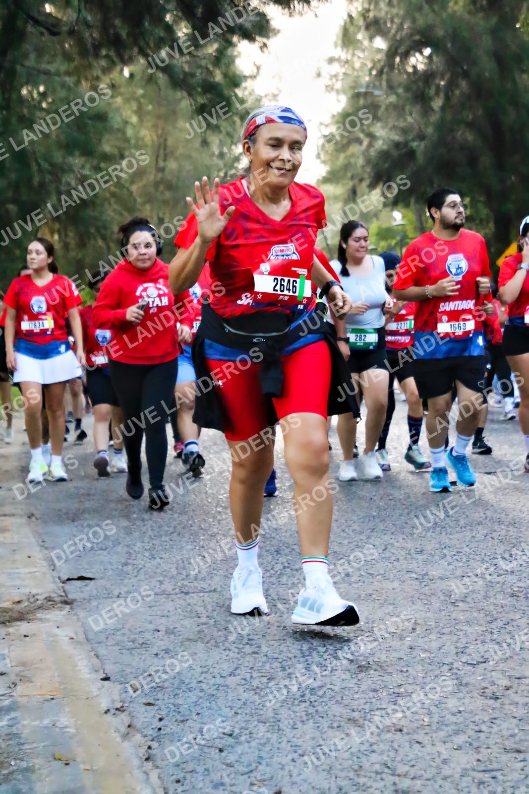 Foto de la CARRERA BIMBO GLOBAL RACE GUADALAJARA en Centro Comercial Andares, Blvd. Puerta de Hierro 4965, Zapopan a las 07:03 · dorsal 2646, 1669, 282, 2271