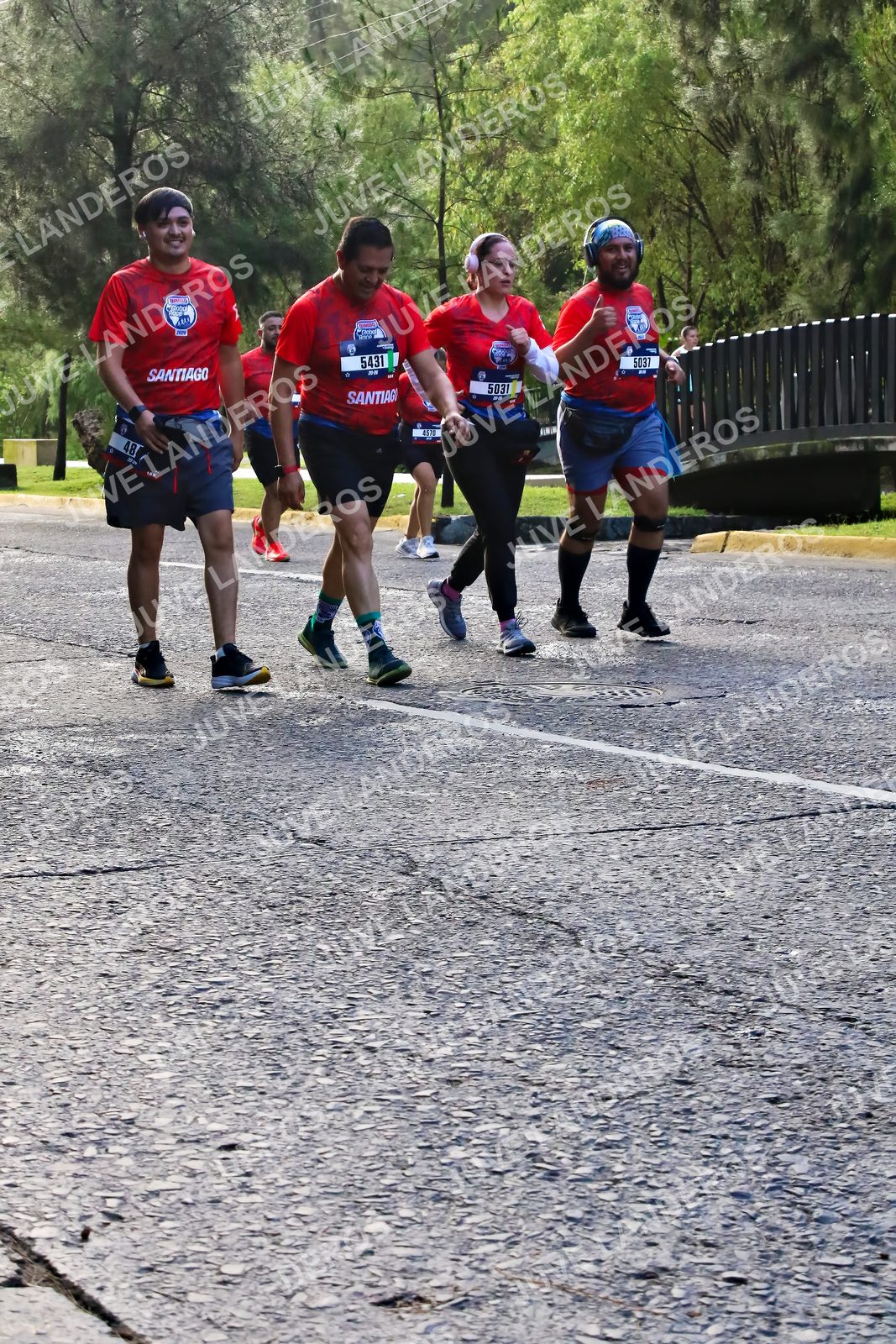 Foto de la CARRERA BIMBO GLOBAL RACE GUADALAJARA en Centro Comercial Andares, Blvd. Puerta de Hierro 4965, Zapopan a las 07:43 · dorsal 5431, 5037, 5031, 48