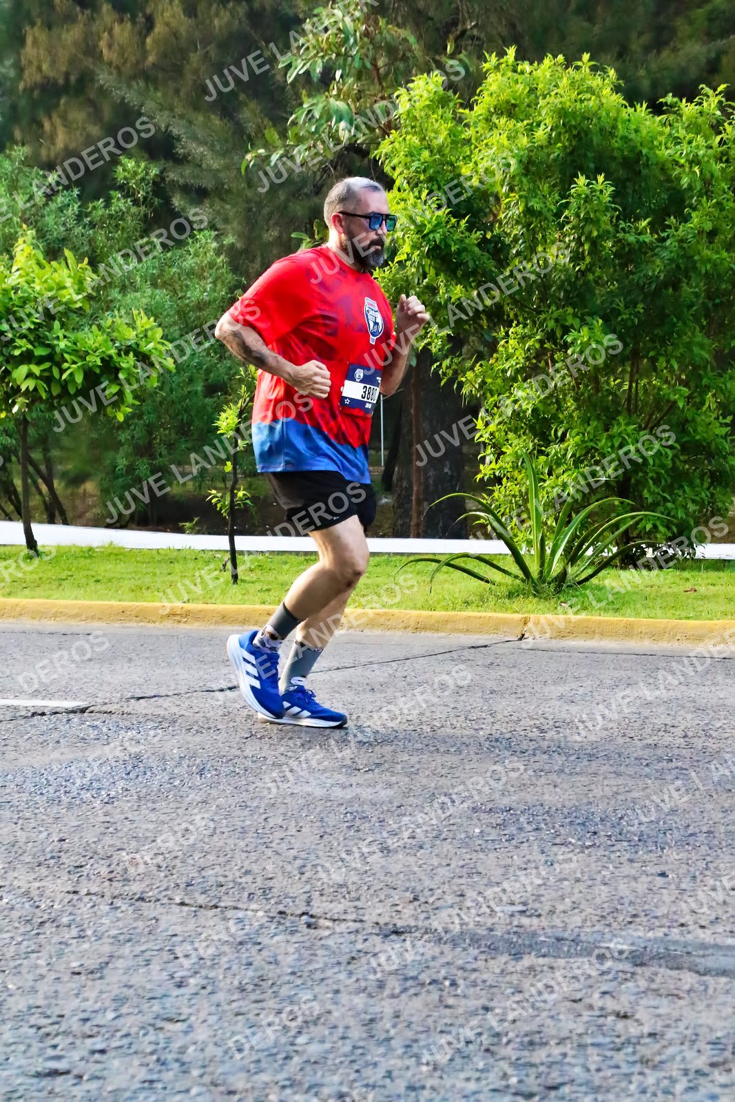 Foto de la CARRERA BIMBO GLOBAL RACE GUADALAJARA en Centro Comercial Andares, Blvd. Puerta de Hierro 4965, Zapopan a las 07:40