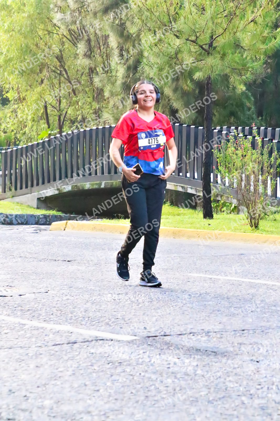 Foto de la CARRERA BIMBO GLOBAL RACE GUADALAJARA en Centro Comercial Andares, Blvd. Puerta de Hierro 4965, Zapopan a las 07:40 · dorsal 4775