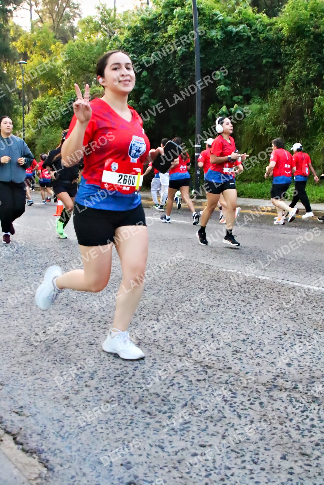 Foto de la CARRERA BIMBO GLOBAL RACE GUADALAJARA en Centro Comercial Andares, Blvd. Puerta de Hierro 4965, Zapopan a las 06:59 · dorsal 2660