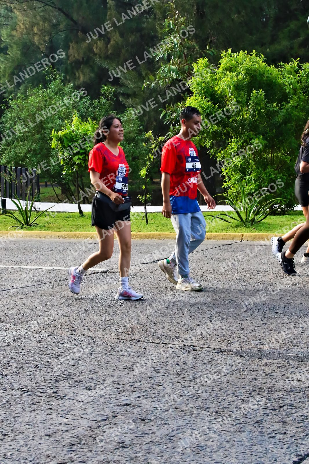 Foto de la CARRERA BIMBO GLOBAL RACE GUADALAJARA en Centro Comercial Andares, Blvd. Puerta de Hierro 4965, Zapopan a las 07:48 · dorsal 504