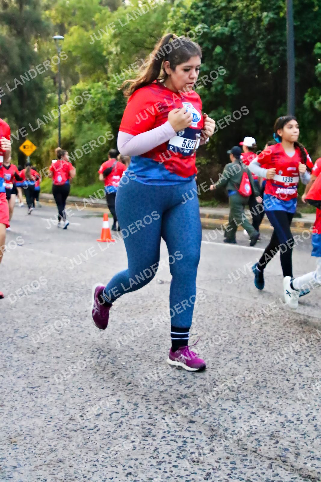 Foto de la CARRERA BIMBO GLOBAL RACE GUADALAJARA en Centro Comercial Andares, Blvd. Puerta de Hierro 4965, Zapopan a las 07:03 · dorsal 5322, 1335