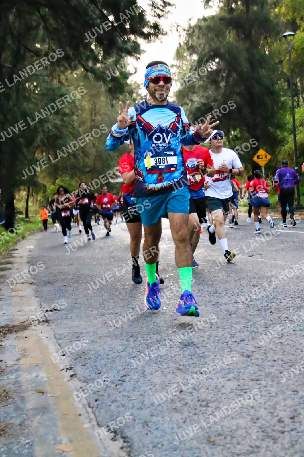 Foto de la CARRERA BIMBO GLOBAL RACE GUADALAJARA en Centro Comercial Andares, Blvd. Puerta de Hierro 4965, Zapopan a las 05:00 · dorsal 2381, 3881, 1322