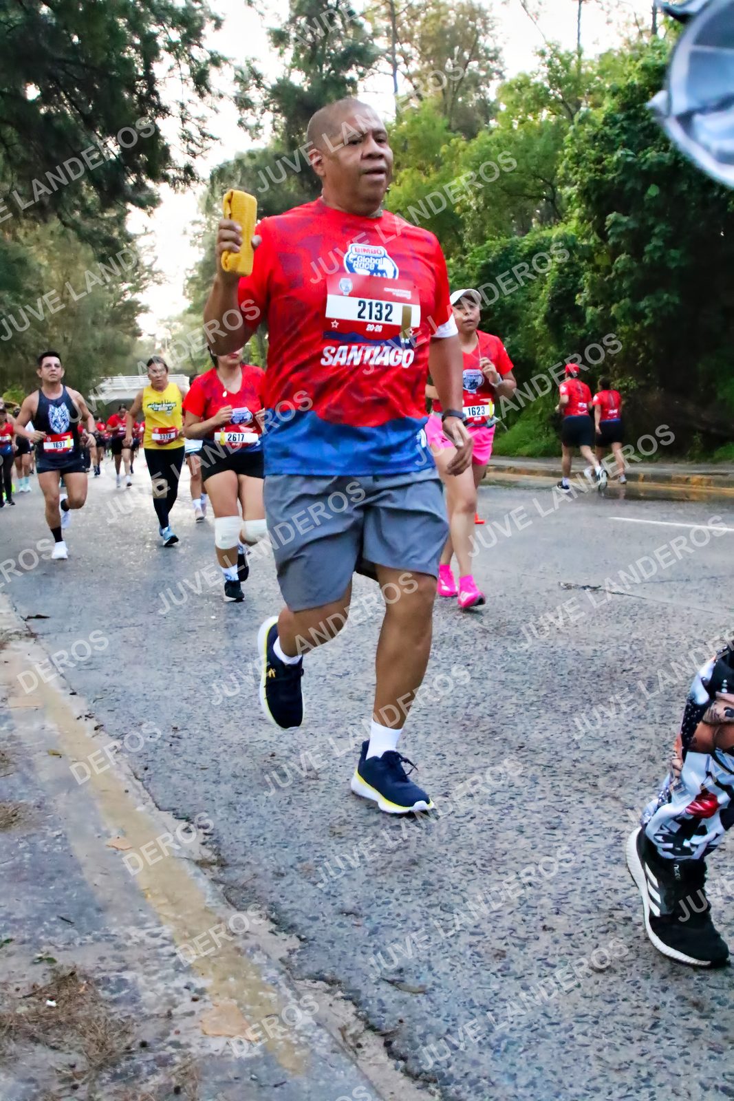 Foto de la CARRERA BIMBO GLOBAL RACE GUADALAJARA en Centro Comercial Andares, Blvd. Puerta de Hierro 4965, Zapopan a las 06:55 · dorsal 2132, 2617, 1623