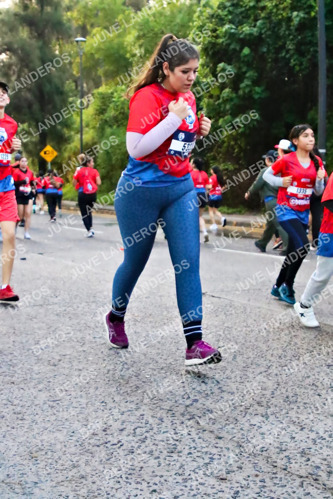 Foto de la CARRERA BIMBO GLOBAL RACE GUADALAJARA en Centro Comercial Andares, Blvd. Puerta de Hierro 4965, Zapopan a las 07:03 · dorsal 1335, 532