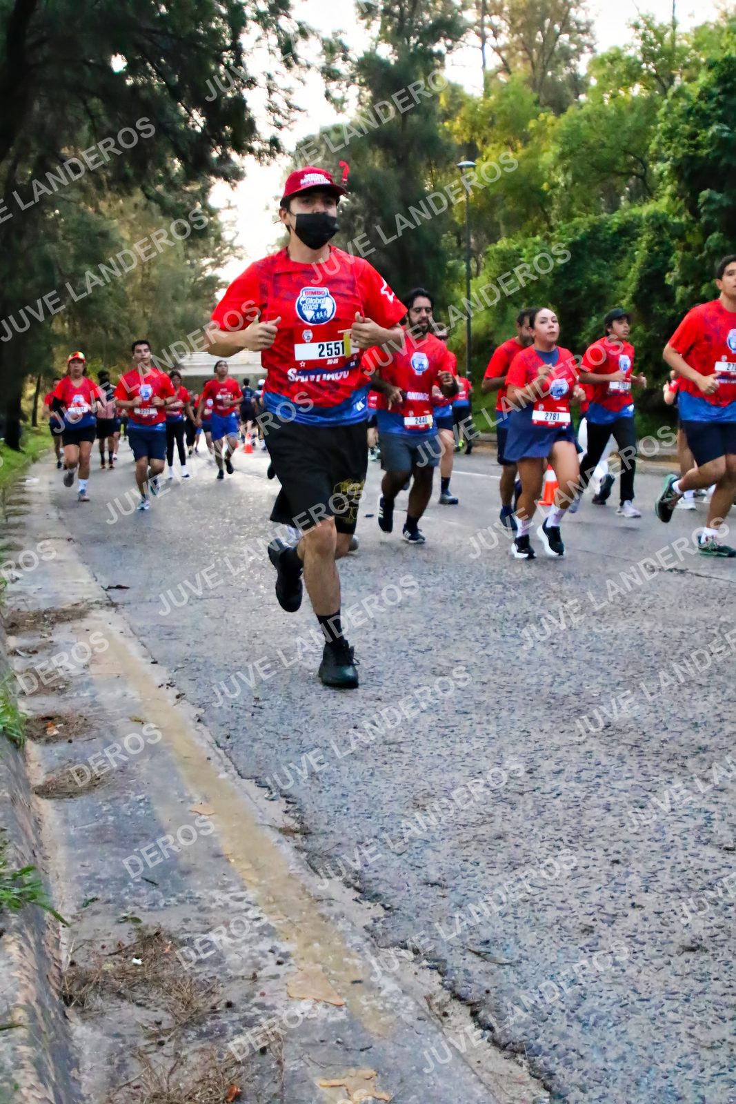 Foto de la CARRERA BIMBO GLOBAL RACE GUADALAJARA en Centro Comercial Andares, Blvd. Puerta de Hierro 4965, Zapopan a las 06:55 · dorsal 2551, 2781