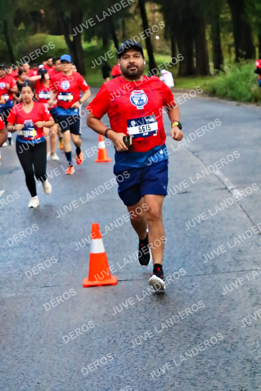 Foto de la CARRERA BIMBO GLOBAL RACE GUADALAJARA en Centro Comercial Andares, Blvd. Puerta de Hierro 4965, Zapopan a las 04:50 · dorsal 5615, 5520