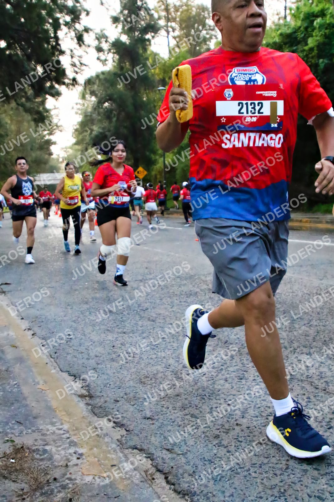 Foto de la CARRERA BIMBO GLOBAL RACE GUADALAJARA en Centro Comercial Andares, Blvd. Puerta de Hierro 4965, Zapopan a las 06:55 · dorsal 2132, 2617