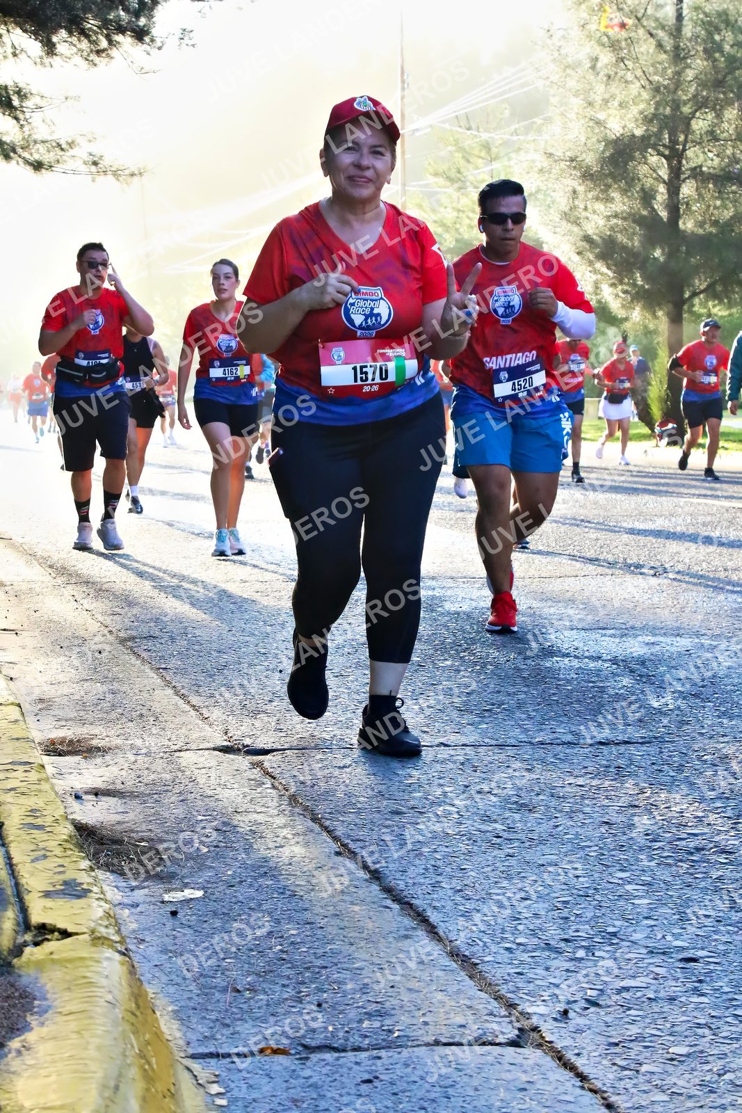 Foto de la CARRERA BIMBO GLOBAL RACE GUADALAJARA en Centro Comercial Andares, Blvd. Puerta de Hierro 4965, Zapopan a las 07:24 · dorsal 1570, 4520, 4162, 2028