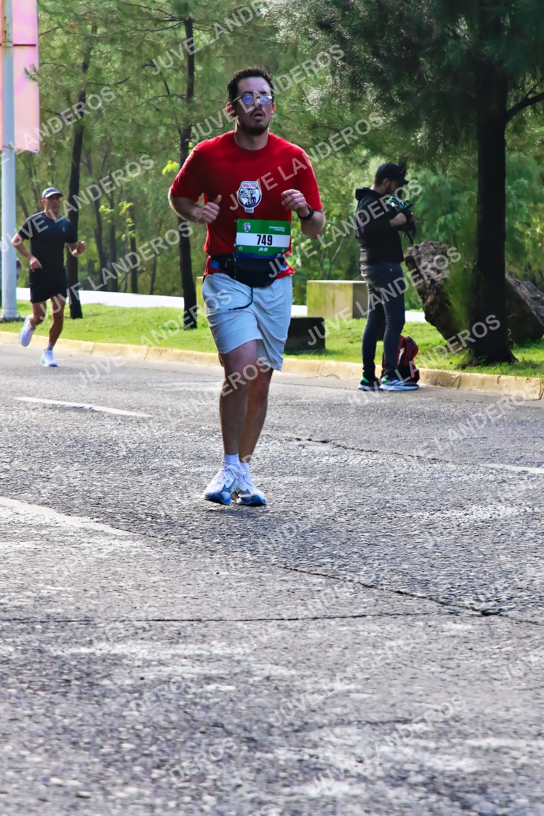 Foto de la CARRERA BIMBO GLOBAL RACE GUADALAJARA en Centro Comercial Andares, Blvd. Puerta de Hierro 4965, Zapopan a las 07:44 · dorsal 749
