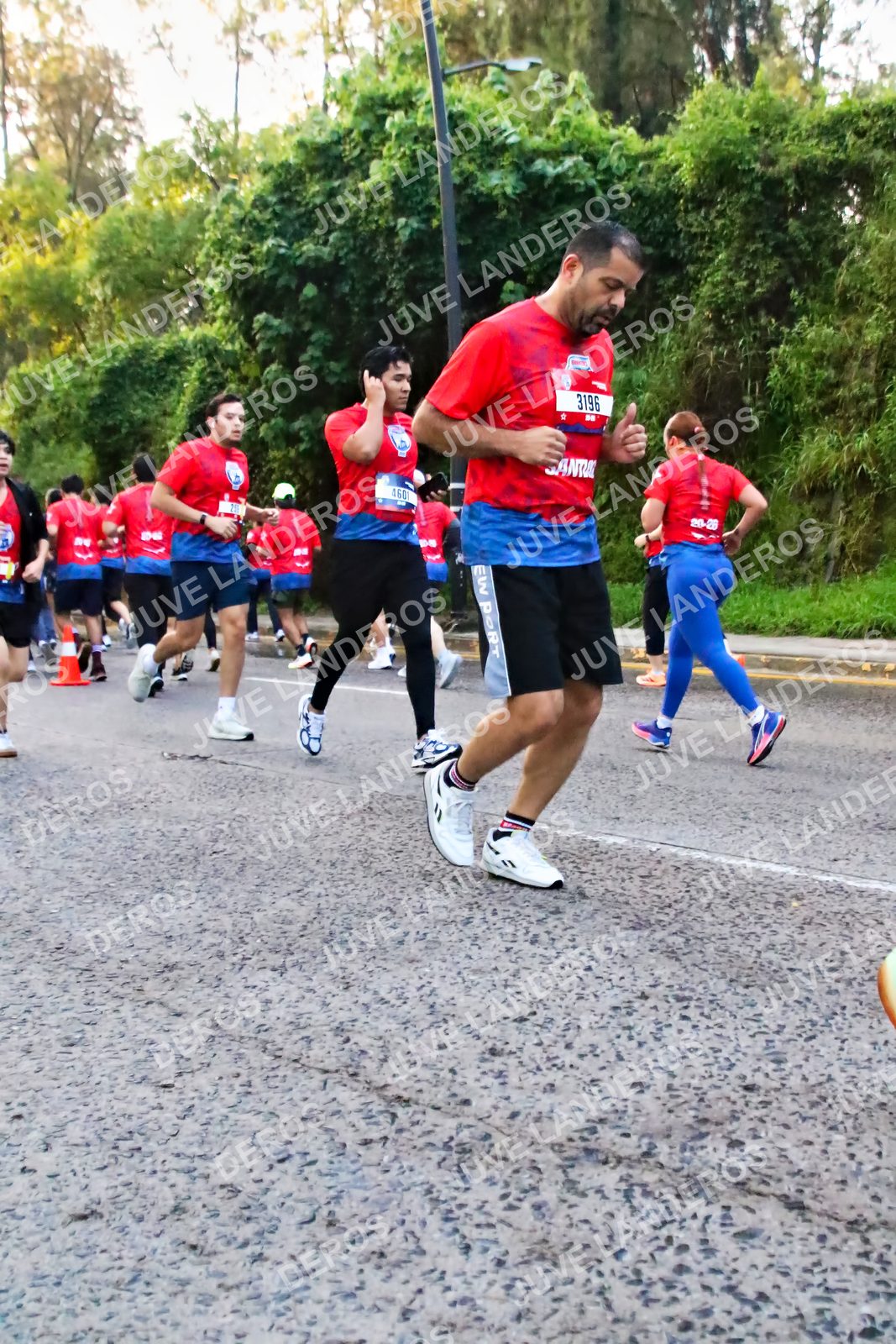 Foto de la CARRERA BIMBO GLOBAL RACE GUADALAJARA en Centro Comercial Andares, Blvd. Puerta de Hierro 4965, Zapopan a las 06:58 · dorsal 3196