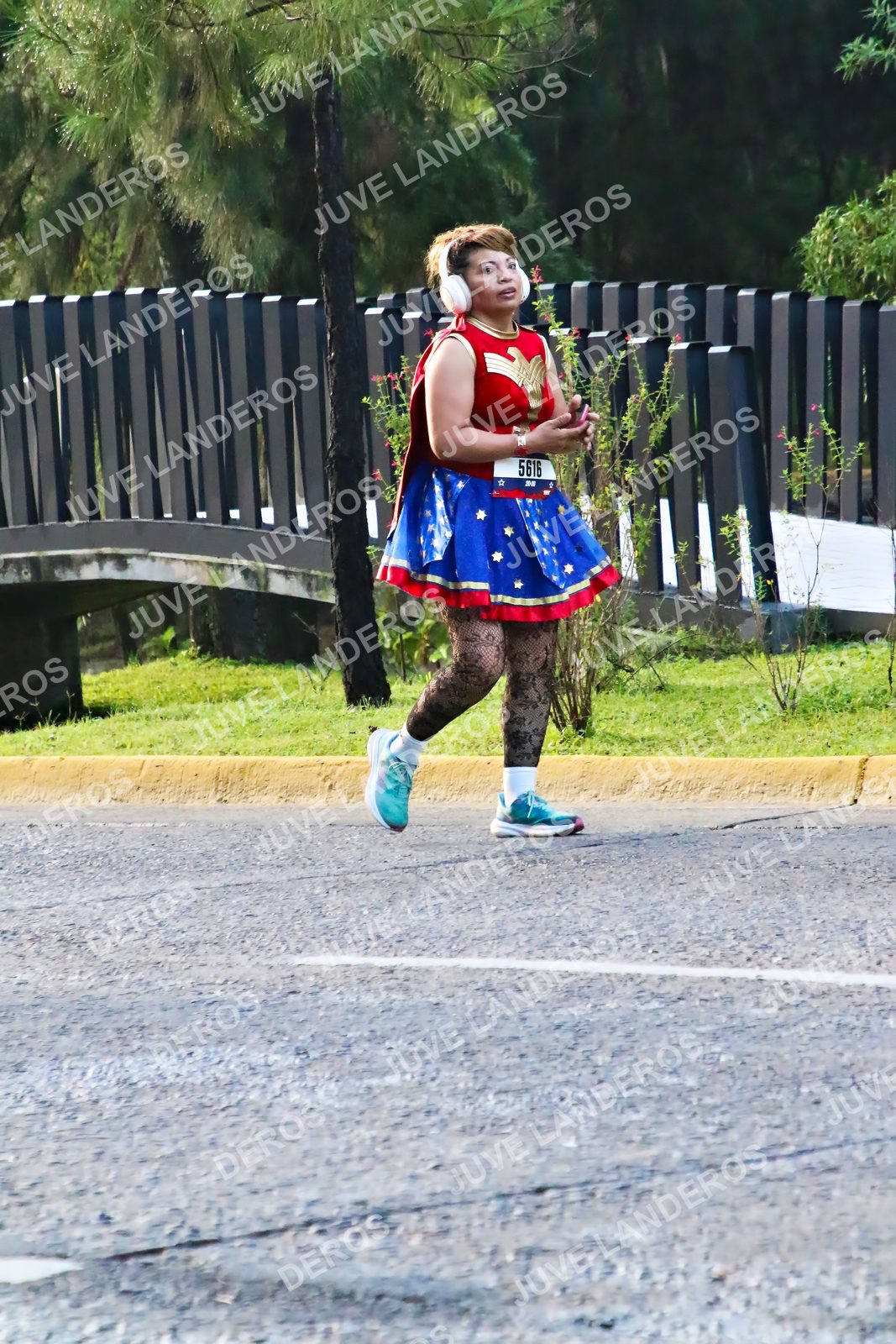 Foto de la CARRERA BIMBO GLOBAL RACE GUADALAJARA en Centro Comercial Andares, Blvd. Puerta de Hierro 4965, Zapopan a las 07:36 · dorsal 5616