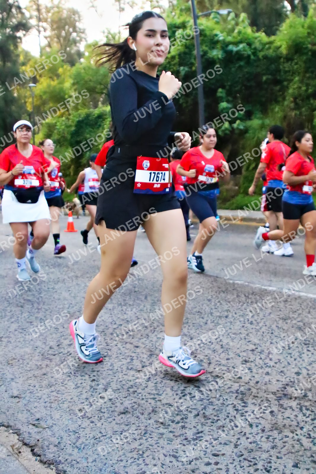 Foto de la CARRERA BIMBO GLOBAL RACE GUADALAJARA en Centro Comercial Andares, Blvd. Puerta de Hierro 4965, Zapopan a las 06:59 · dorsal 17674, 3316