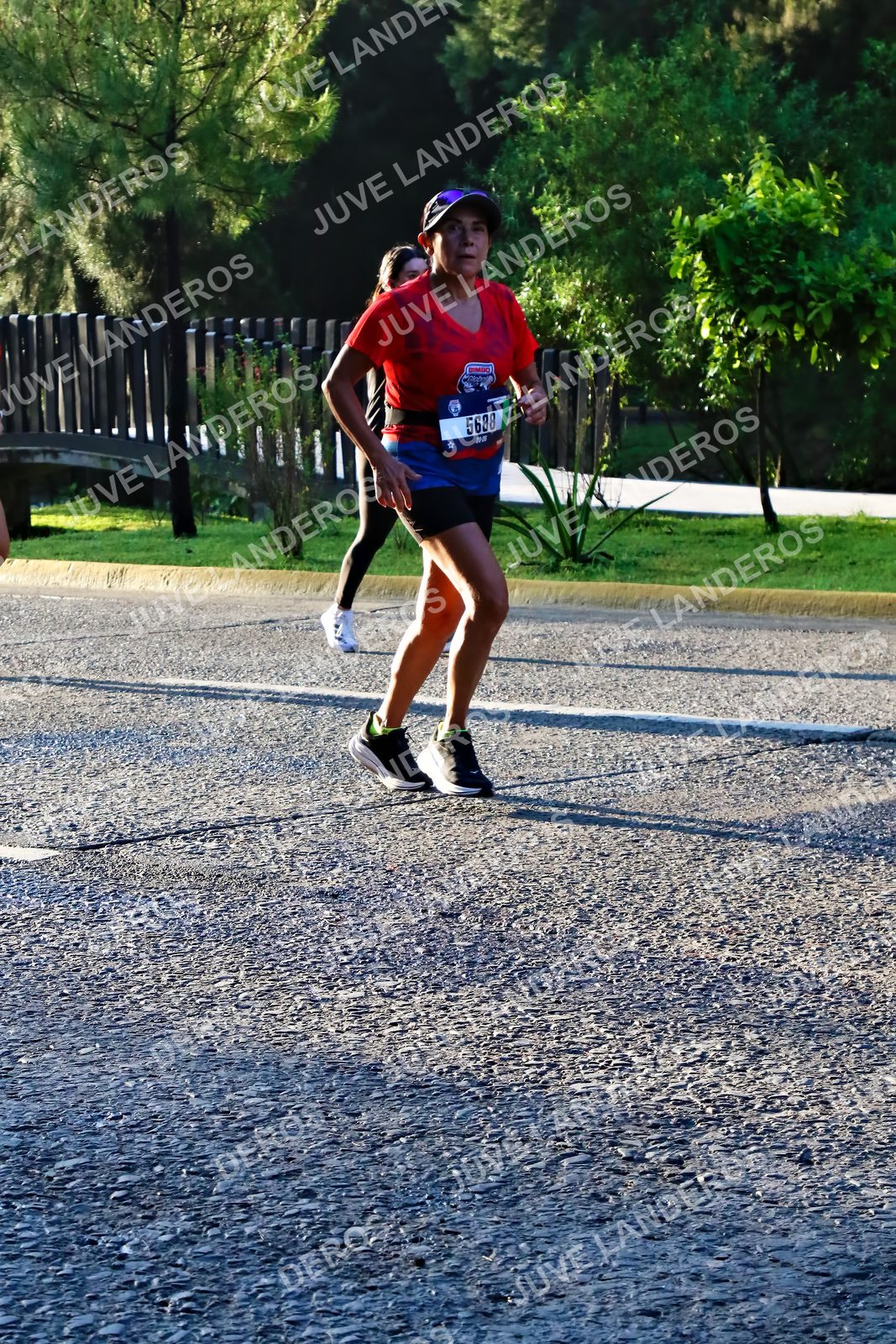 Foto de la CARRERA BIMBO GLOBAL RACE GUADALAJARA en Centro Comercial Andares, Blvd. Puerta de Hierro 4965, Zapopan a las 07:29 · dorsal 5688