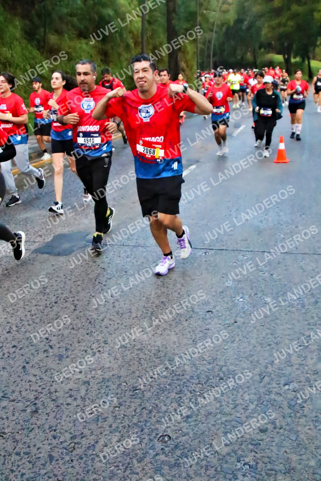 Foto de la CARRERA BIMBO GLOBAL RACE GUADALAJARA en Centro Comercial Andares, Blvd. Puerta de Hierro 4965, Zapopan a las 04:49 · dorsal 4940, 2068, 554