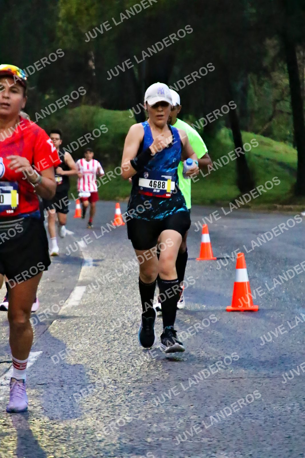 Foto de la CARRERA BIMBO GLOBAL RACE GUADALAJARA en Centro Comercial Andares, Blvd. Puerta de Hierro 4965, Zapopan a las 06:37 · dorsal 4688