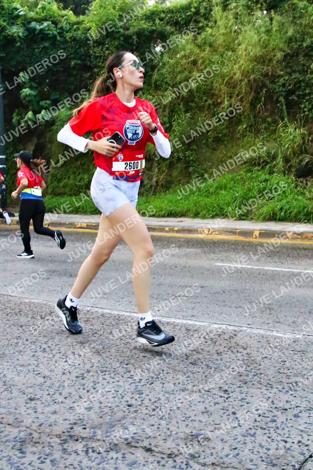 Foto de la CARRERA BIMBO GLOBAL RACE GUADALAJARA en Centro Comercial Andares, Blvd. Puerta de Hierro 4965, Zapopan a las 04:59