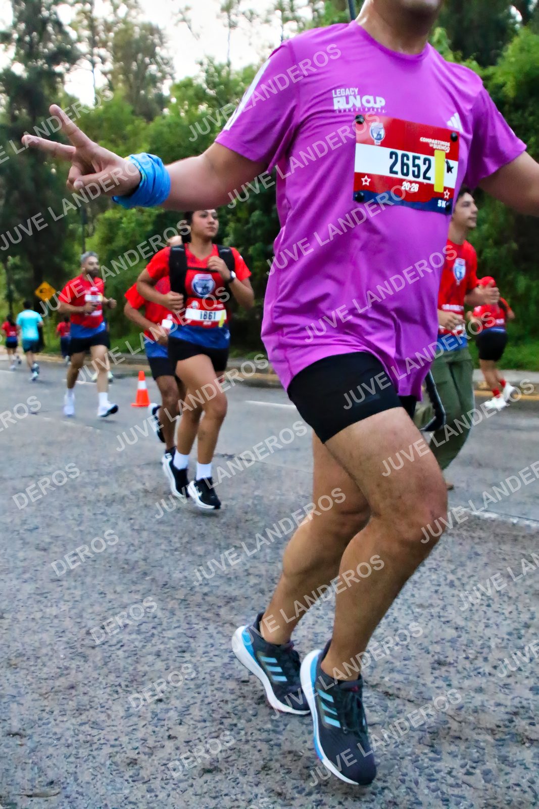 Foto de la CARRERA BIMBO GLOBAL RACE GUADALAJARA en Centro Comercial Andares, Blvd. Puerta de Hierro 4965, Zapopan a las 04:58 · dorsal 2652, 1861