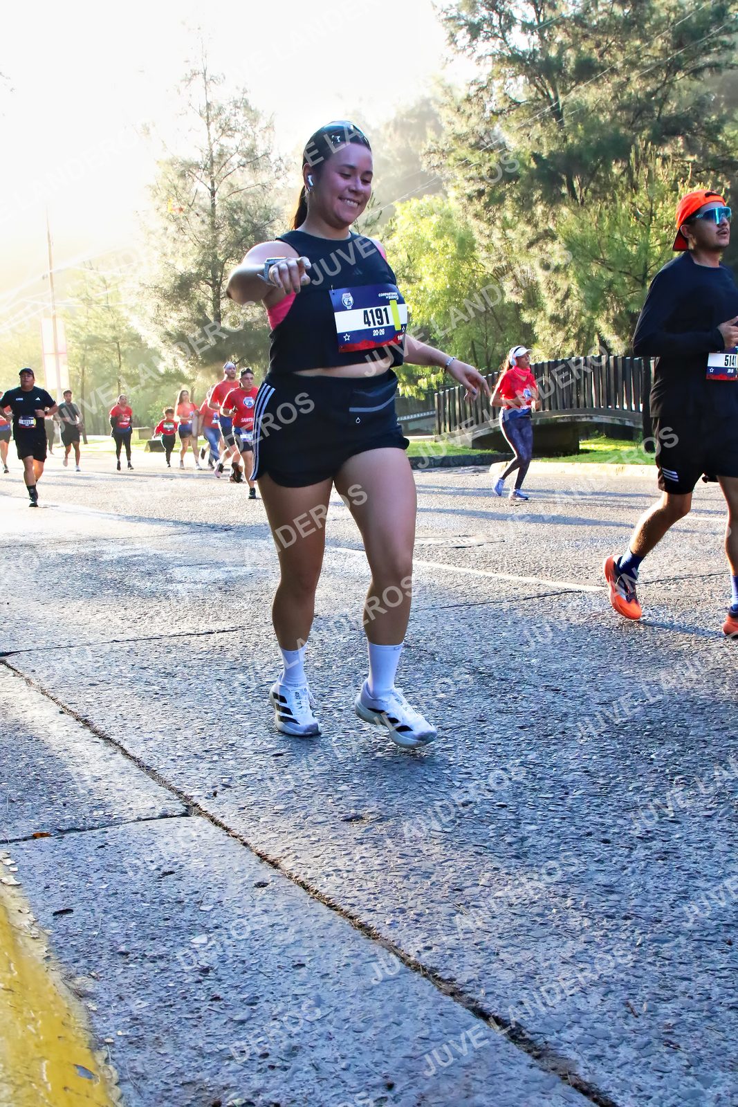Foto de la CARRERA BIMBO GLOBAL RACE GUADALAJARA en Centro Comercial Andares, Blvd. Puerta de Hierro 4965, Zapopan a las 07:27 · dorsal 4191, 514