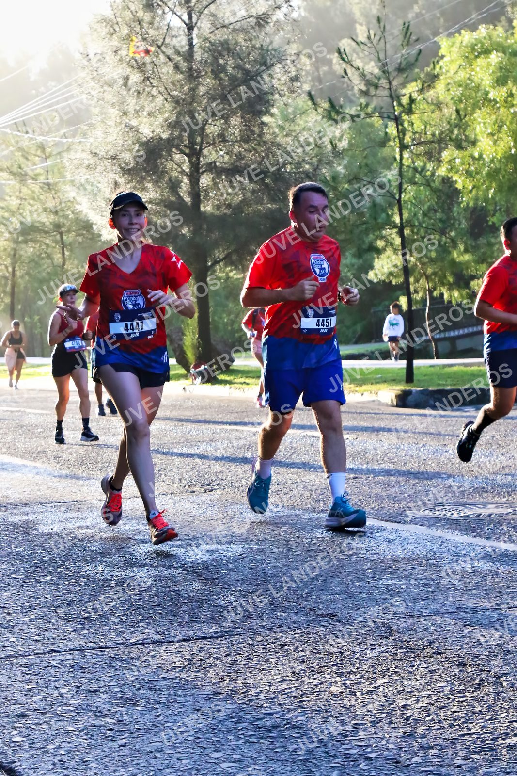Foto de la CARRERA BIMBO GLOBAL RACE GUADALAJARA en Centro Comercial Andares, Blvd. Puerta de Hierro 4965, Zapopan a las 07:24 · dorsal 4451, 4447
