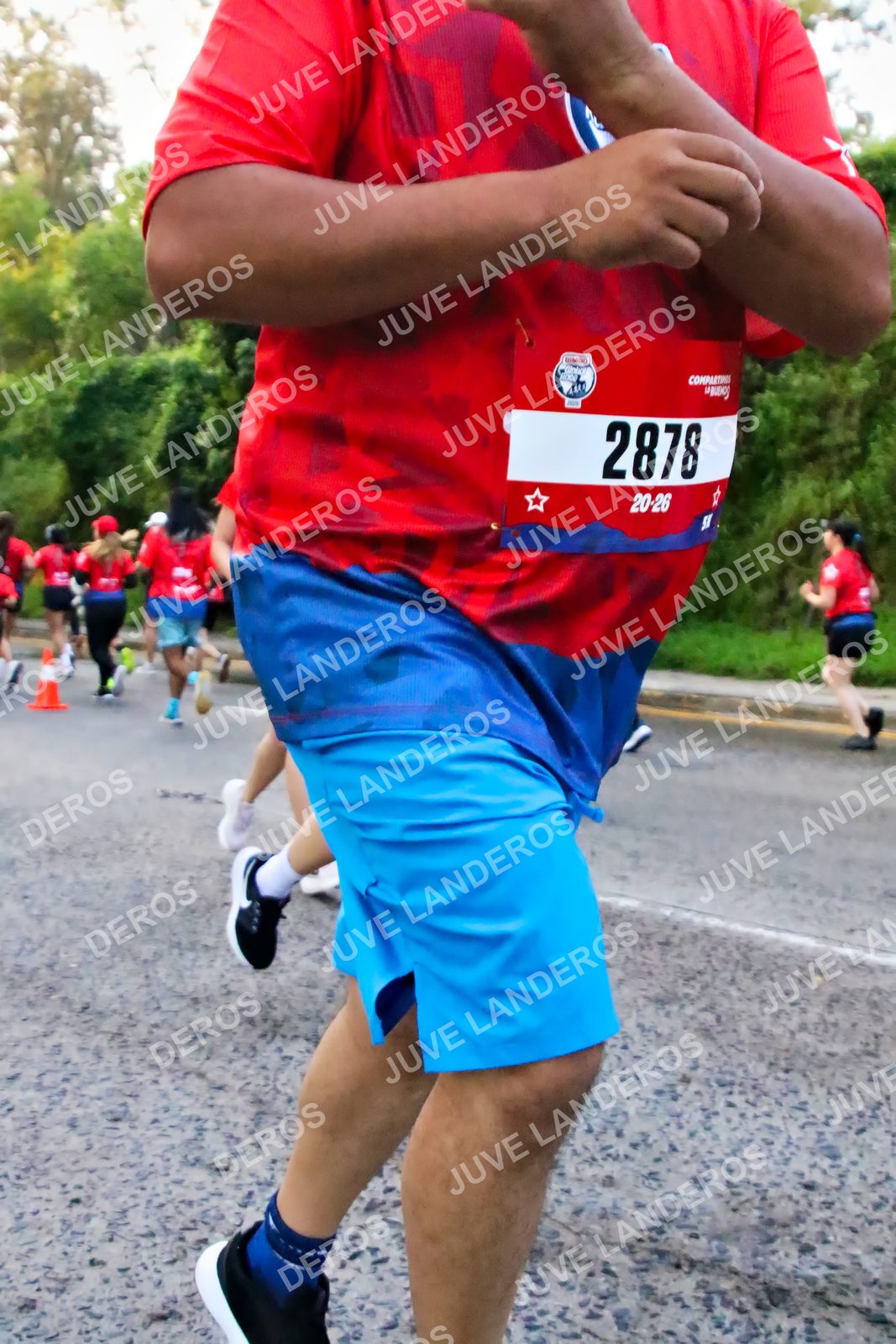 Foto de la CARRERA BIMBO GLOBAL RACE GUADALAJARA en Centro Comercial Andares, Blvd. Puerta de Hierro 4965, Zapopan a las 06:56 · dorsal 2878
