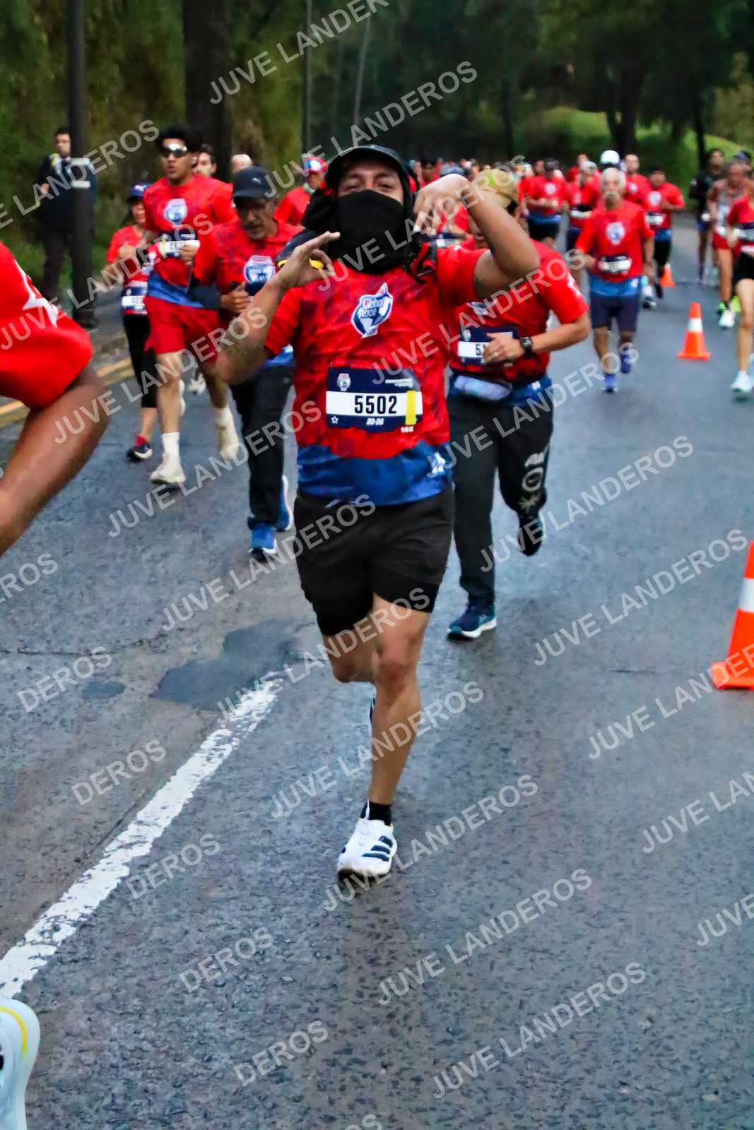 Foto de la CARRERA BIMBO GLOBAL RACE GUADALAJARA en Centro Comercial Andares, Blvd. Puerta de Hierro 4965, Zapopan a las 06:40 · dorsal 5502