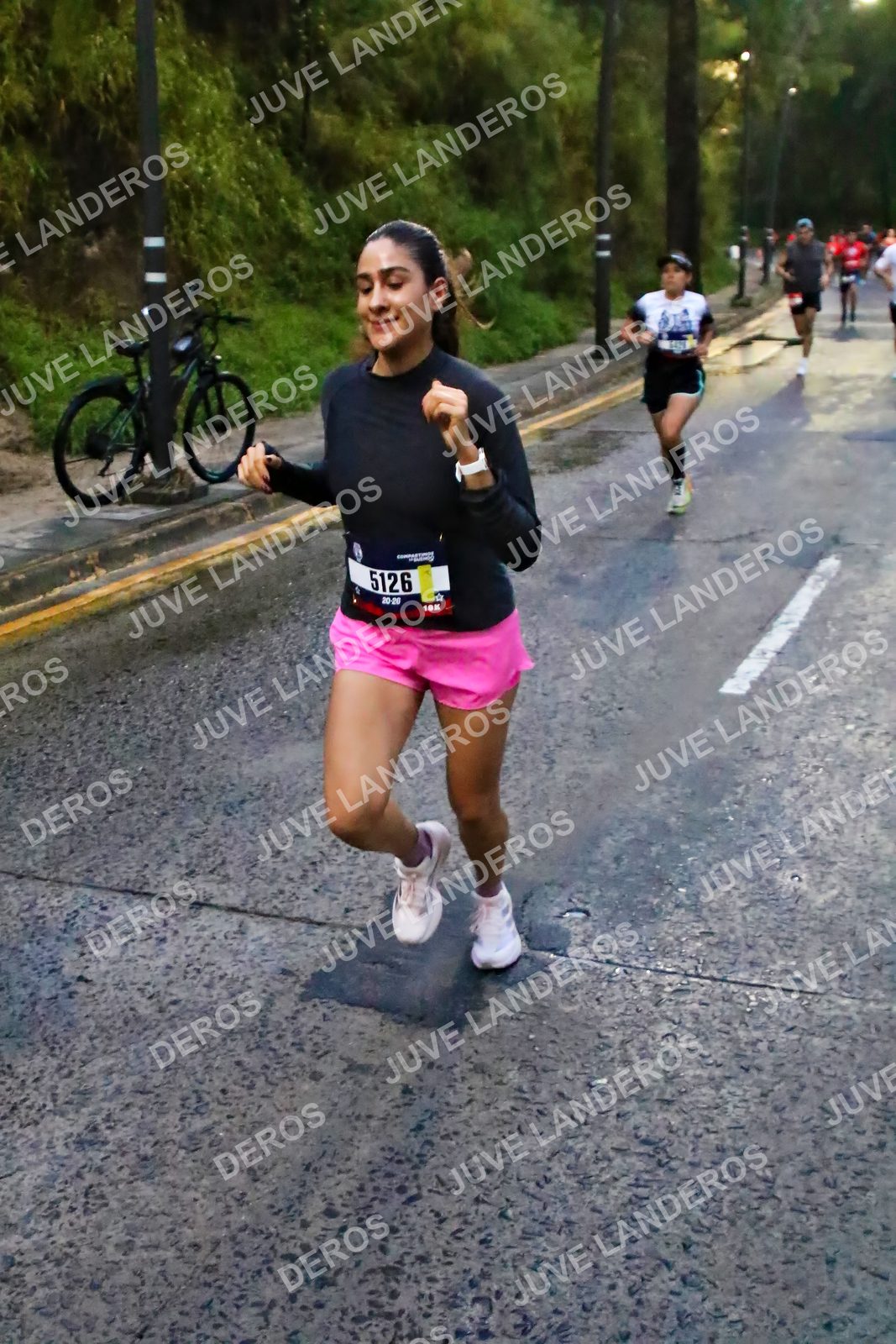 Foto de la CARRERA BIMBO GLOBAL RACE GUADALAJARA en Centro Comercial Andares, Blvd. Puerta de Hierro 4965, Zapopan a las 06:37 · dorsal 5126