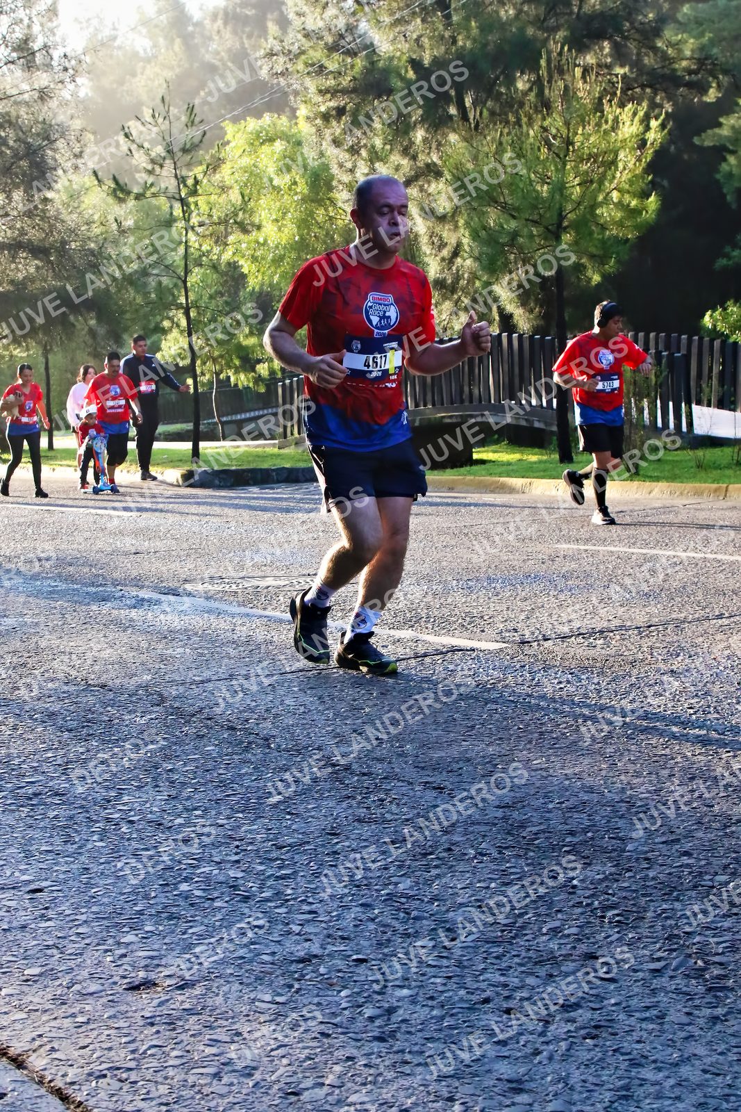 Foto de la CARRERA BIMBO GLOBAL RACE GUADALAJARA en Centro Comercial Andares, Blvd. Puerta de Hierro 4965, Zapopan a las 07:28 · dorsal 4617