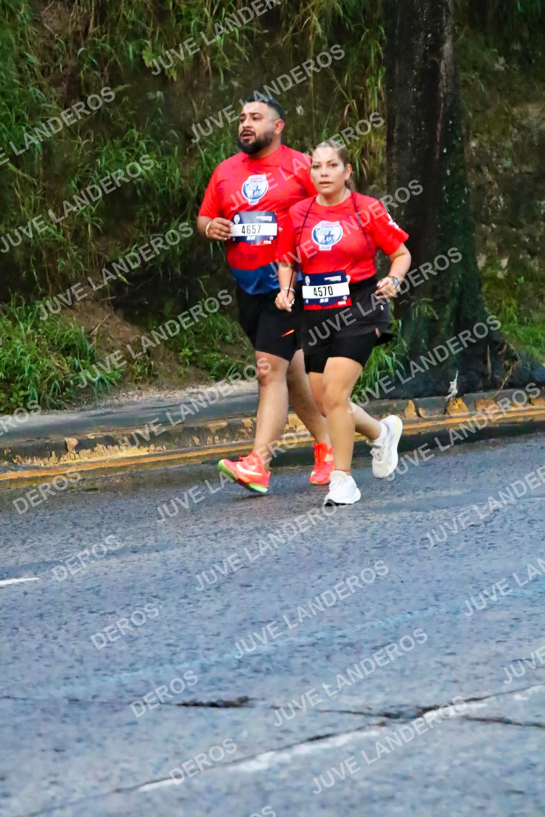 Foto de la CARRERA BIMBO GLOBAL RACE GUADALAJARA en Centro Comercial Andares, Blvd. Puerta de Hierro 4965, Zapopan a las 04:54 · dorsal 4657, 4570