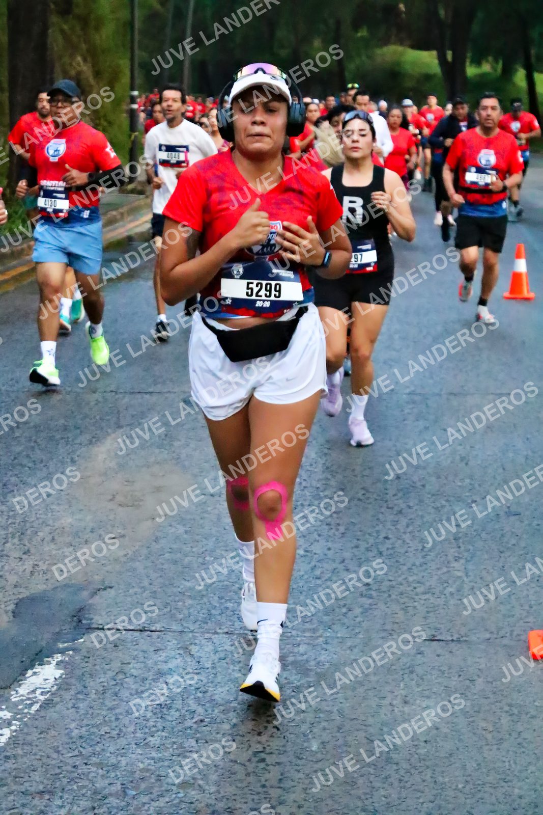 Foto de la CARRERA BIMBO GLOBAL RACE GUADALAJARA en Centro Comercial Andares, Blvd. Puerta de Hierro 4965, Zapopan a las 06:41 · dorsal 5299, 4130, 97