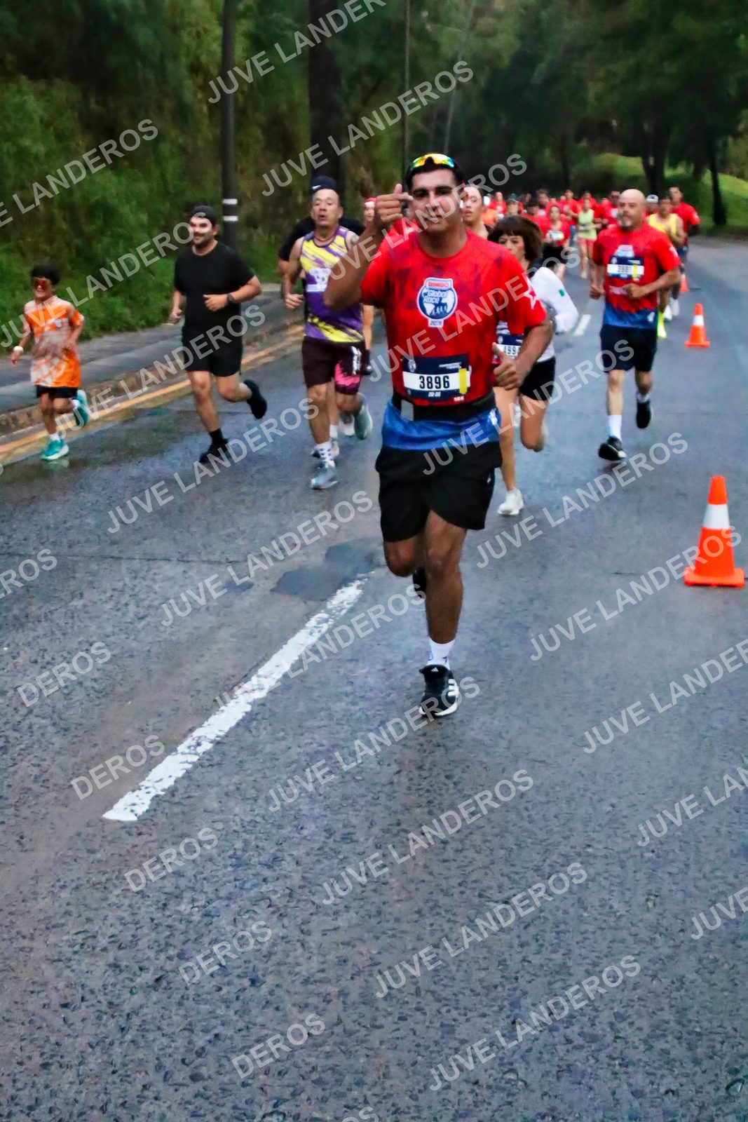 Foto de la CARRERA BIMBO GLOBAL RACE GUADALAJARA en Centro Comercial Andares, Blvd. Puerta de Hierro 4965, Zapopan a las 06:40 · dorsal 3896, 199