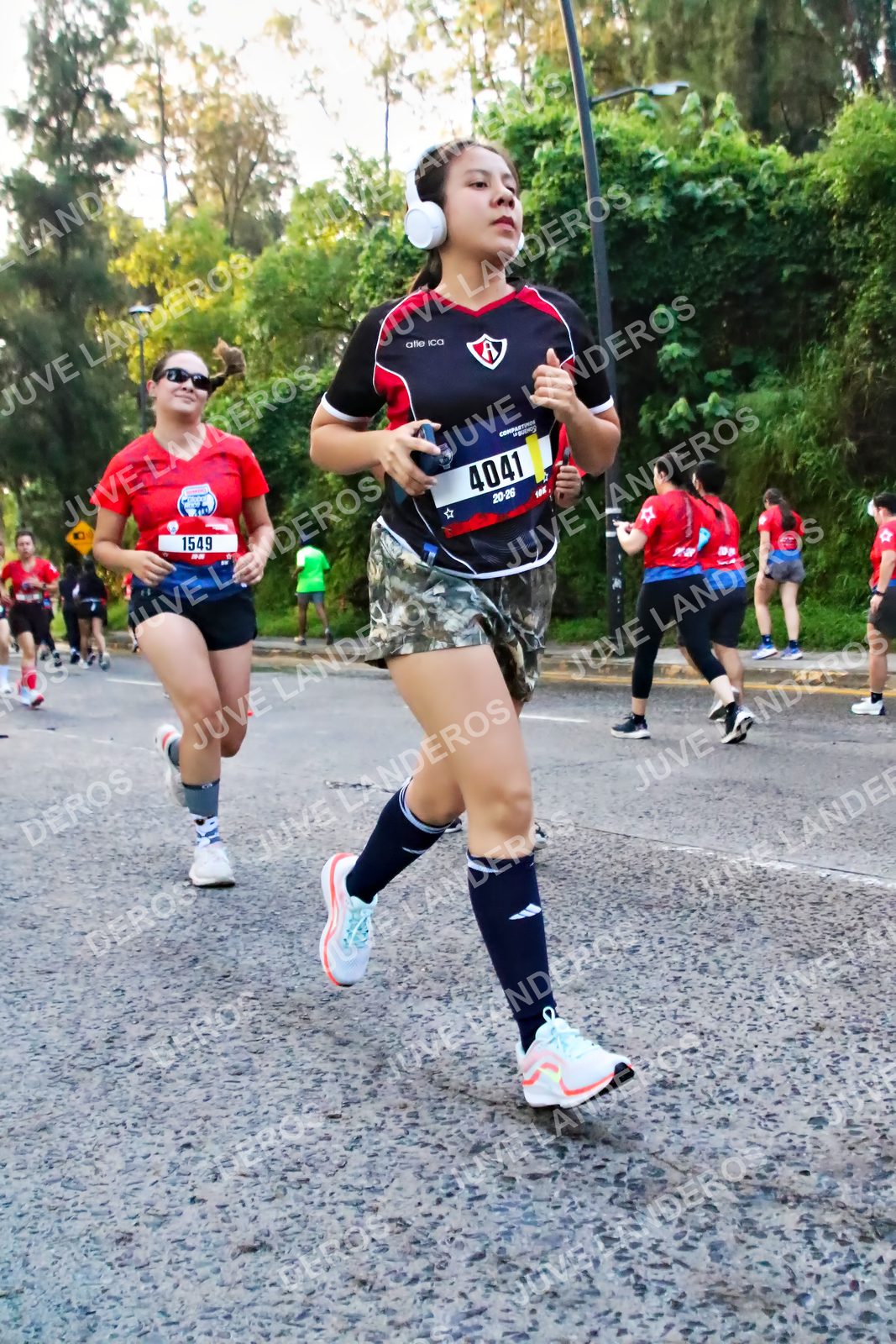 Foto de la CARRERA BIMBO GLOBAL RACE GUADALAJARA en Centro Comercial Andares, Blvd. Puerta de Hierro 4965, Zapopan a las 06:57 · dorsal 4041, 1549